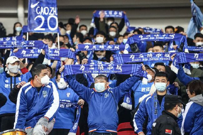 国足教练组已经和入选的队员打过招呼，要求他们开始恢复身体机能。